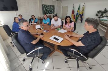 Prefeito Cattaneo recebe diretoria do Simsol para discutir demandas dos servidores