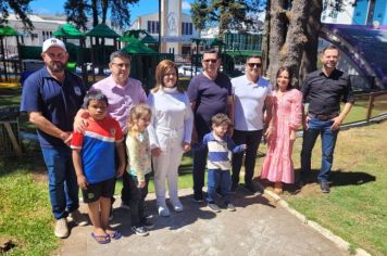 Parquinho da Praça Olmiro Ferreira Porto é totalmente revitalizado