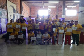 Alunos da Oficina de Capoeira do Centro Cultural participam de Trocam de Corda e Batizado
