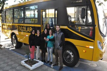 Município de Soledade recebe ônibus escolar através do Programa Caminho da Escola
