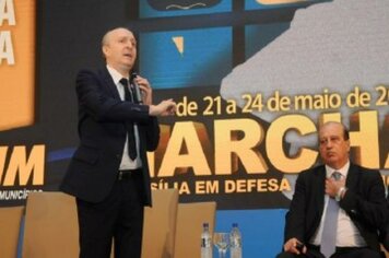 PREFEITO CATTANEO PARTICIPA DA XXI MARCHA A BRASÍLIA EM DEFESA DOS MUNICÍPIOS