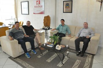 Prefeito Cattaneo recebe dirigentes da AAFS para discutir futuro da equipe