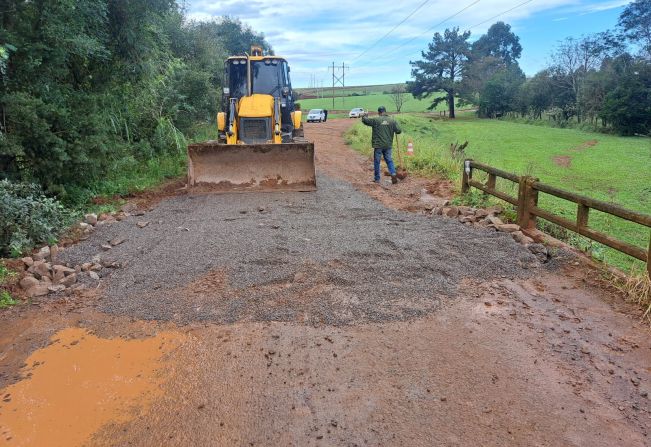 Cabeceiras de ponte na comunidade do Passo dos Loureiros passa por reparos