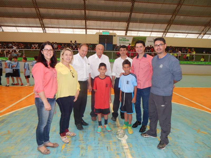 Taça Sicredi Esportes premiou vencedores no Futsal e Mini Vôlei