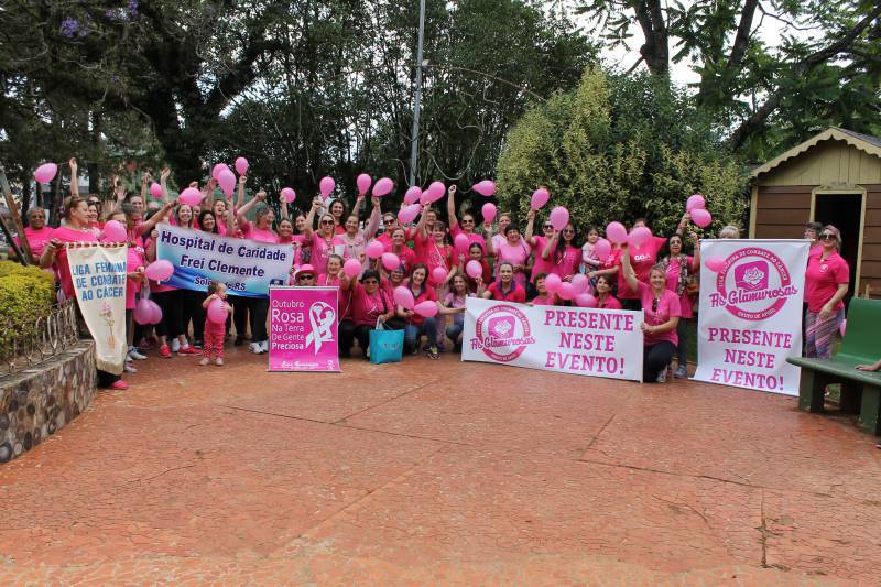 Caminhada Rosa encerra campanha para conscientização do câncer de mama