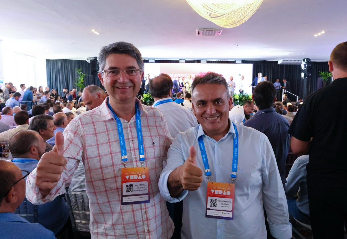 PREFEITO PAULO CATTANEO E VICE JONAS MORAIS PARTICIPAM DA ASSEMBLEIA DE VERÃO DA FAMURS