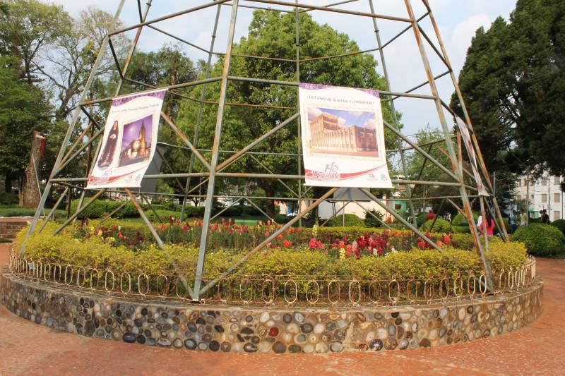 Banners dos 140 anos de Soledade estão expostos na Praça Central