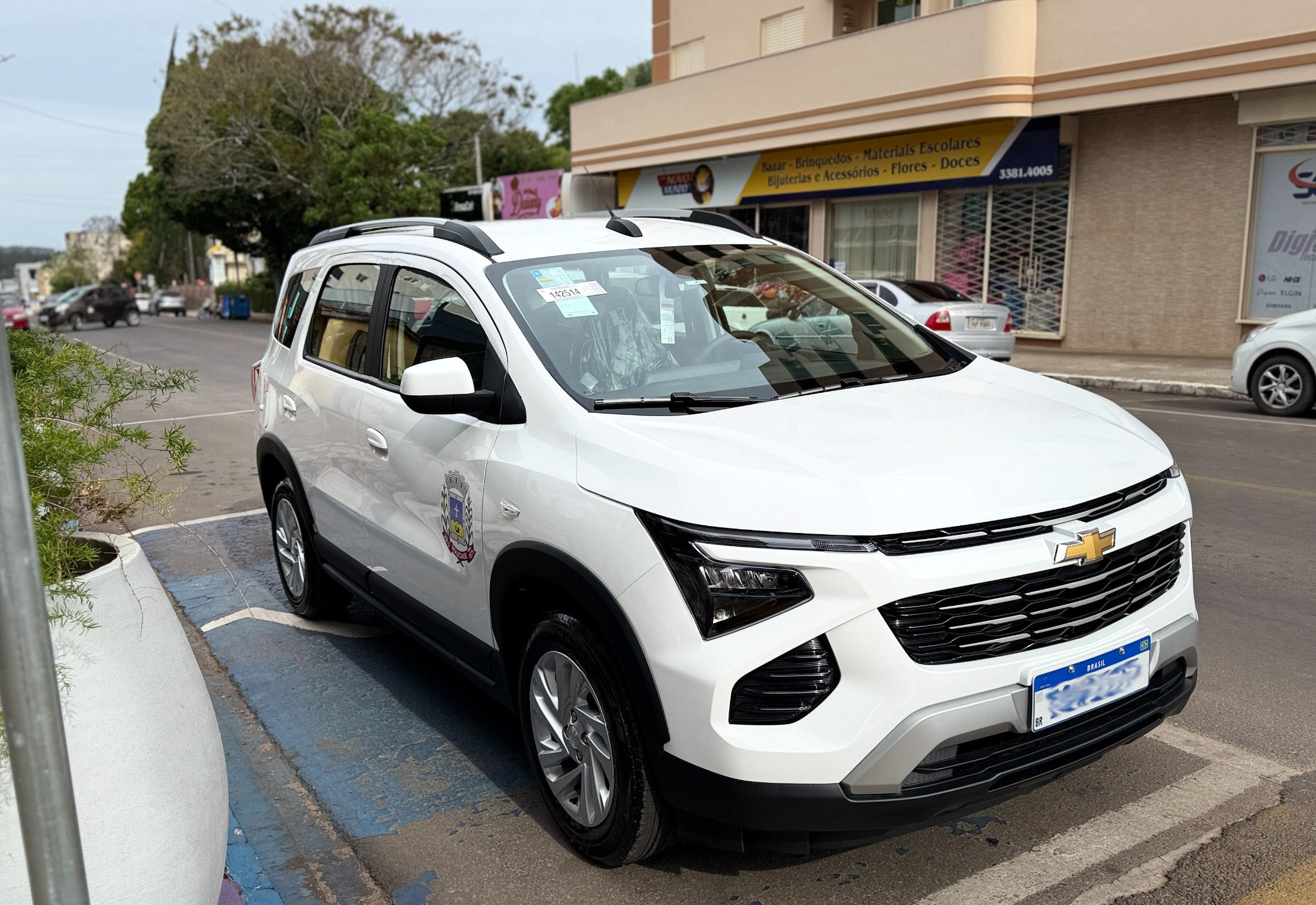 PREFEITURA DE SOLEDADE RECEBE NOVO VEÍCULO PARA O TRANSPORTE DE PACIENTES