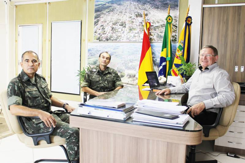 Novo Tenente da Junta Militar se apresenta no Gabinete do Prefeito